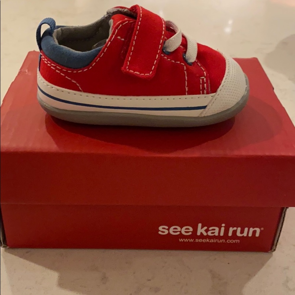 NWT See Kai run first walkers shoes